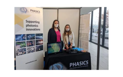 picture of Phasics booth during Forum de la Photonique, a French exhibition to meet with jobseekers in optics and photonics
