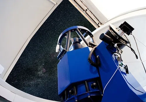 Optical telescope pointing at the sky